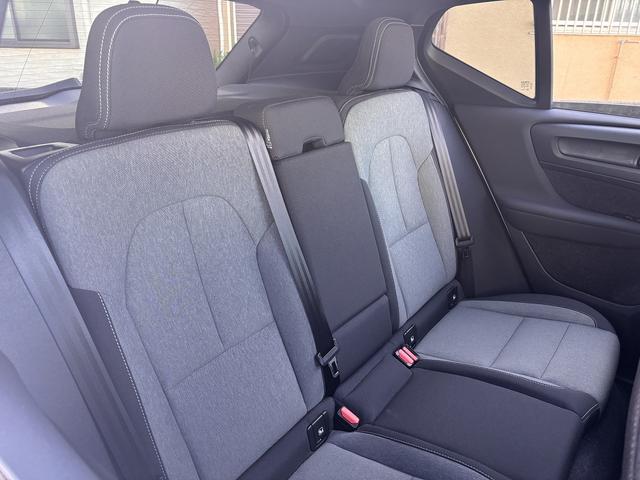 ＸＣ４０ プラス　プロ　Ｂ４　ＡＷＤ　Ｇｏｏｇｌｅマップ対応　ワイヤレス充電　パワーバックドア　衝突軽減システム　車線逸脱警報　レーダークルーズコントロール　ブラインドスポット　シートヒーター　ステアリングヒーター　全周囲モニター（28枚目）