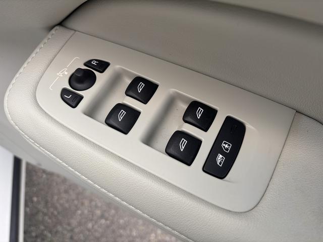 Ｖ６０ Ｔ５　インスクリプション　ｈａｒｍａｎ／ｋａｒｄｏｎ　メーカーナビ　全周囲モニター　ＤＶＤプレイヤー　シートヒーター　ＥＴＣ（25枚目）