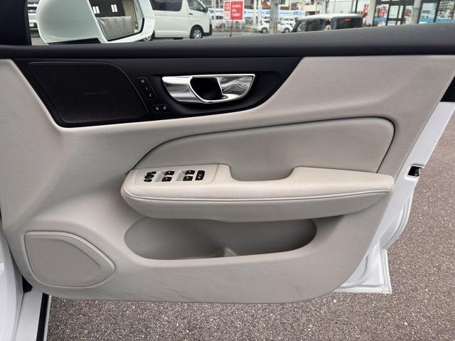 Ｖ６０ Ｔ５　インスクリプション　ｈａｒｍａｎ／ｋａｒｄｏｎ　メーカーナビ　全周囲モニター　ＤＶＤプレイヤー　シートヒーター　ＥＴＣ（47枚目）