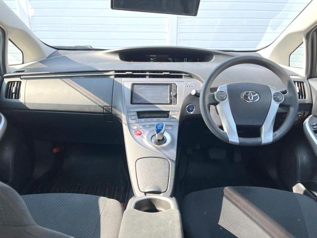 プリウス Ｓ　純正ナビ　バックカメラ　禁煙車　スマートキー　ＨＩＤヘッドライト　ＥＴＣ　オートライト　オートエアコン　純正１５インチＡＷ　Ｂｌｕｅｔｏｏｔｈ　フルセグＴＶ　ＣＤ／ＤＶＤ再生（2枚目）
