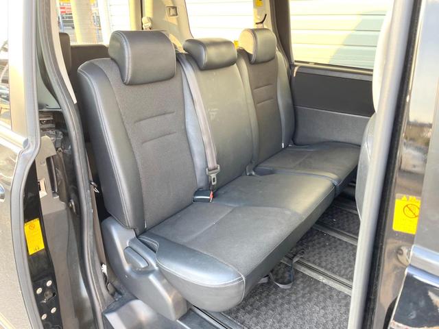 ヴォクシー ZS 煌Z 純正8インチナビ バックカメラ 両側電動スライドドア 禁煙車 ハーフレザーシート スマートキー HIDヘッドライト ETC オートライト デュアルエアコン 純正16インチAW Bluetooth(9枚目)