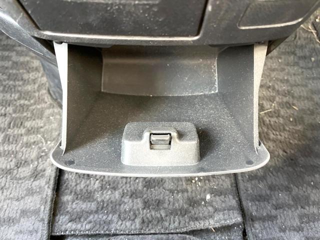 ヴォクシー ZS 煌Z 純正8インチナビ バックカメラ 両側電動スライドドア 禁煙車 ハーフレザーシート スマートキー HIDヘッドライト ETC オートライト デュアルエアコン 純正16インチAW Bluetooth(35枚目)