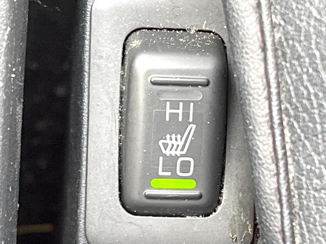 デリカD:5 D パワーパッケージ 4WD ディーゼル 後席モニター Stradaナビ バックカメラ 両側電動スライドドア 禁煙車 シートヒーター スマートキー HIDヘッドライト ETC クルコン 1オーナー オートライト(7枚目)