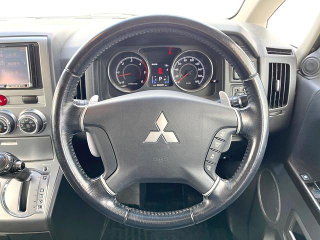 デリカD:5 D パワーパッケージ 4WD ディーゼル 後席モニター Stradaナビ バックカメラ 両側電動スライドドア 禁煙車 シートヒーター スマートキー HIDヘッドライト ETC クルコン 1オーナー オートライト(12枚目)