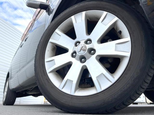 デリカD:5 D パワーパッケージ 4WD ディーゼル 後席モニター Stradaナビ バックカメラ 両側電動スライドドア 禁煙車 シートヒーター スマートキー HIDヘッドライト ETC クルコン 1オーナー オートライト(14枚目)