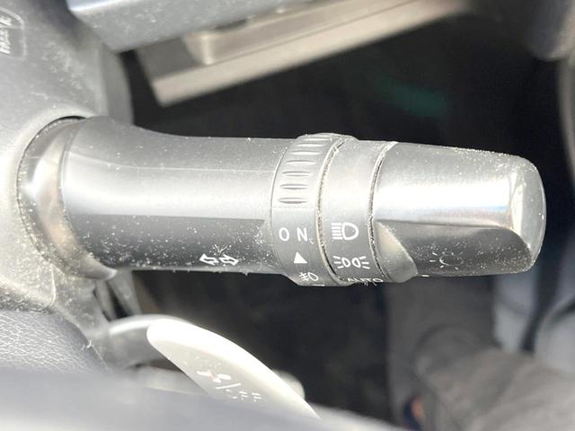 デリカD:5 D パワーパッケージ 4WD ディーゼル 後席モニター Stradaナビ バックカメラ 両側電動スライドドア 禁煙車 シートヒーター スマートキー HIDヘッドライト ETC クルコン 1オーナー オートライト(36枚目)