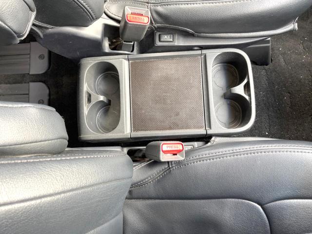 デリカD:5 D パワーパッケージ 4WD ディーゼル 後席モニター Stradaナビ バックカメラ 両側電動スライドドア 禁煙車 シートヒーター スマートキー HIDヘッドライト ETC クルコン 1オーナー オートライト(43枚目)