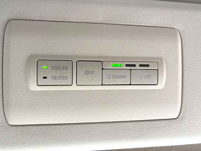 デリカD:5 D パワーパッケージ 4WD ディーゼル 後席モニター Stradaナビ バックカメラ 両側電動スライドドア 禁煙車 シートヒーター スマートキー HIDヘッドライト ETC クルコン 1オーナー オートライト(50枚目)