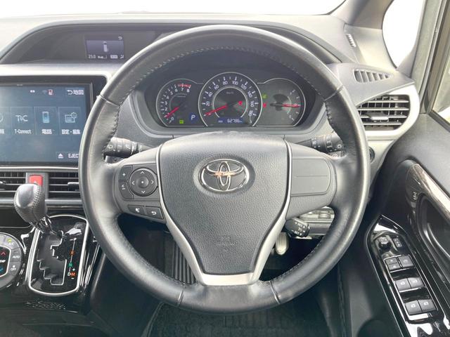ヴォクシー ZS 7人乗り TRDエアロ 純正10インチナビ 後席モニター バックカメラ 両側電動スライドドア 衝突被害軽減システム 禁煙車 スマートキー LEDヘッドライト ETC クルコン オートハイビーム(12枚目)