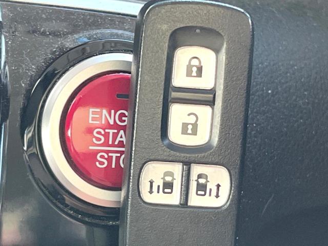 N-BOX G SSパッケージ 純正ナビ 両側電動ドア バックカメラ 衝突軽減装置 禁煙車 前席シートヒーター ドラレコ スマートキー HIDヘッド ビルトインETC オートライト Bluetooth CD/DVD再生 フルセグ(7枚目)