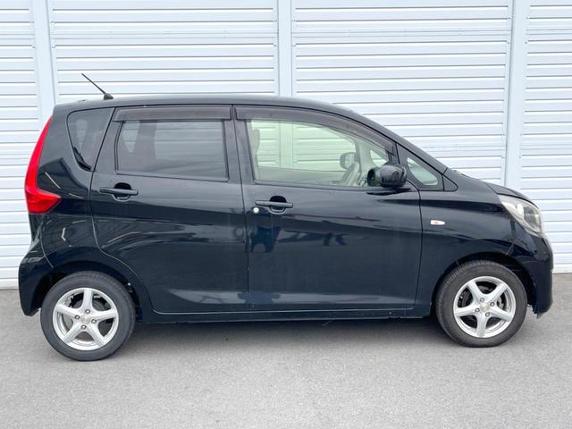 高透明度のガラス皮膜で撥水はもちろん、上質なツヤ・光沢を実現。紫外線や酸性雨から大切な愛車を保護し、色あせ・劣化を防止。「弾スプラッシュコート」、「弾プリミッサコート」からお選びいただけます。