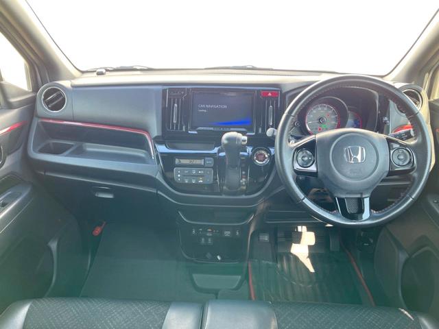 Ｎ－ＷＧＮカスタム Ｇ　ターボＳＳ２トーンカラースタイルパッケージＩＩ　ターボ　ｃａｒｒｏｚｚｅｒｉａ８インチナビ　バックカメラ　衝突軽減装置　禁煙車　２トーンカラー　ハーフレザーシート　シートヒーター　スマートキー　ＨＩＤヘッドライト　ＥＴＣ　クルコン　１オーナー（2枚目）