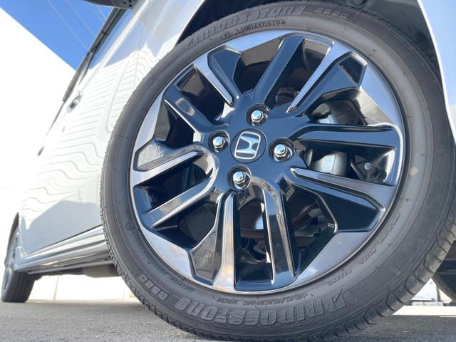 Ｎ－ＷＧＮカスタム Ｇ　ターボＳＳ２トーンカラースタイルパッケージＩＩ　ターボ　ｃａｒｒｏｚｚｅｒｉａ８インチナビ　バックカメラ　衝突軽減装置　禁煙車　２トーンカラー　ハーフレザーシート　シートヒーター　スマートキー　ＨＩＤヘッドライト　ＥＴＣ　クルコン　１オーナー（14枚目）