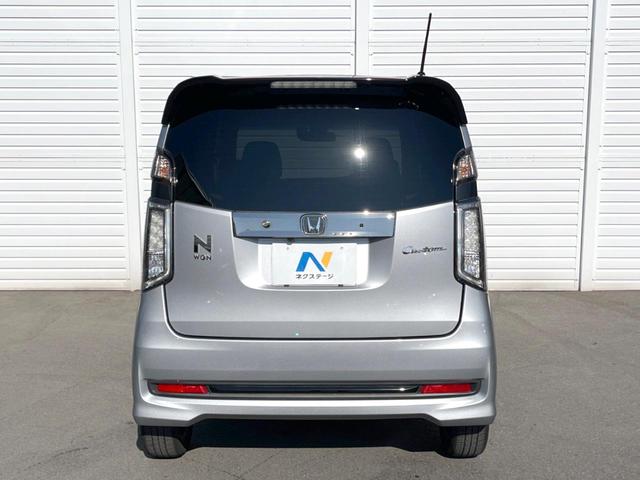 Ｎ－ＷＧＮカスタム Ｇ　ターボＳＳ２トーンカラースタイルパッケージＩＩ　ターボ　ｃａｒｒｏｚｚｅｒｉａ８インチナビ　バックカメラ　衝突軽減装置　禁煙車　２トーンカラー　ハーフレザーシート　シートヒーター　スマートキー　ＨＩＤヘッドライト　ＥＴＣ　クルコン　１オーナー（16枚目）