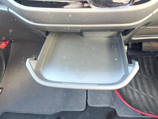 Ｎ－ＷＧＮカスタム Ｇ　ターボＳＳ２トーンカラースタイルパッケージＩＩ　ターボ　ｃａｒｒｏｚｚｅｒｉａ８インチナビ　バックカメラ　衝突軽減装置　禁煙車　２トーンカラー　ハーフレザーシート　シートヒーター　スマートキー　ＨＩＤヘッドライト　ＥＴＣ　クルコン　１オーナー（45枚目）