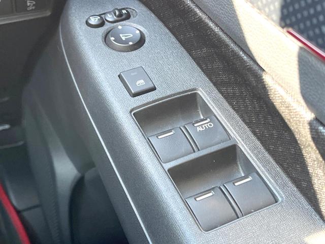 Ｎ－ＷＧＮカスタム Ｇ　ターボＳＳ２トーンカラースタイルパッケージＩＩ　ターボ　ｃａｒｒｏｚｚｅｒｉａ８インチナビ　バックカメラ　衝突軽減装置　禁煙車　２トーンカラー　ハーフレザーシート　シートヒーター　スマートキー　ＨＩＤヘッドライト　ＥＴＣ　クルコン　１オーナー（49枚目）