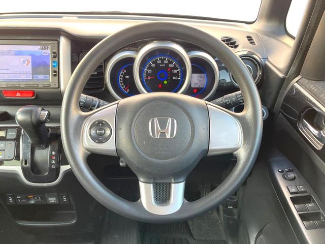 N-BOXカスタム G SSパッケージ 純正ナビ バックカメラ 両側電動スライドドア 禁煙車 シートヒーター スマートキー HIDヘッドライト ETC 純正14インチAW オートライト オートエアコン Bluetooth CD/DVD再生(11枚目)