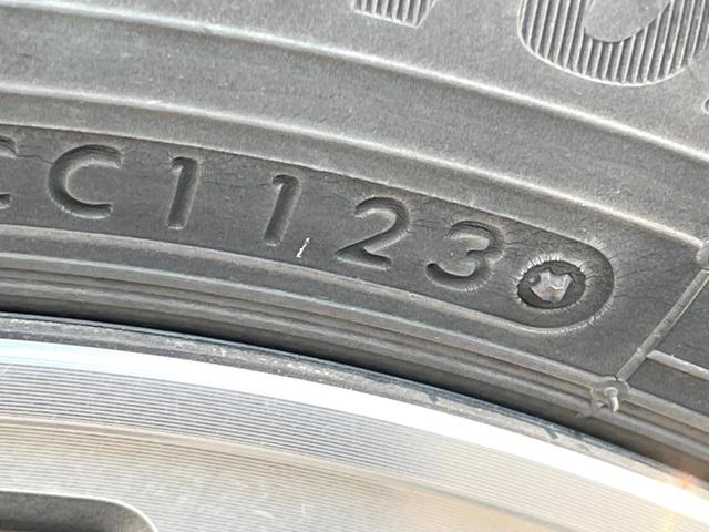 N-BOXカスタム G SSパッケージ 純正ナビ バックカメラ 両側電動スライドドア 禁煙車 シートヒーター スマートキー HIDヘッドライト ETC 純正14インチAW オートライト オートエアコン Bluetooth CD/DVD再生(50枚目)