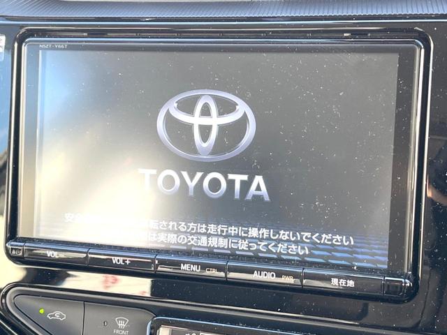 アクア クロスオーバー　純正ナビ　バックカメラ　衝突軽減装置　禁煙車　ハーフレザーシート　コーナーセンサー　スマートキー　ＬＥＤヘッドライト　ＥＴＣ　１オーナー　純正１６インチＡＷ　車線逸脱警報　オートライト　オートエアコン（3枚目）