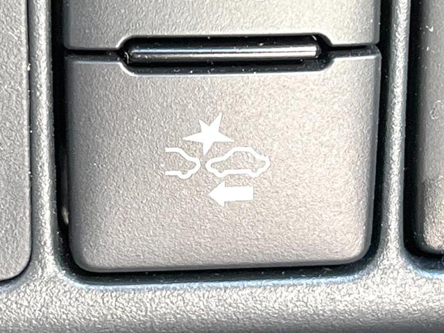 アクア クロスオーバー　純正ナビ　バックカメラ　衝突軽減装置　禁煙車　ハーフレザーシート　コーナーセンサー　スマートキー　ＬＥＤヘッドライト　ＥＴＣ　１オーナー　純正１６インチＡＷ　車線逸脱警報　オートライト　オートエアコン（5枚目）