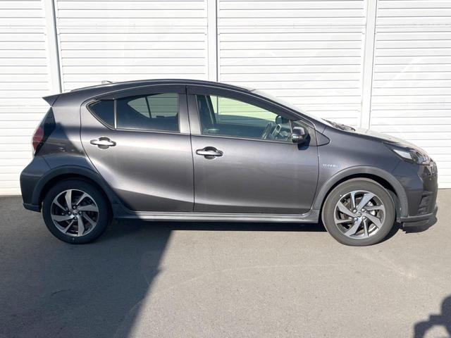 アクア クロスオーバー　純正ナビ　バックカメラ　衝突軽減装置　禁煙車　ハーフレザーシート　コーナーセンサー　スマートキー　ＬＥＤヘッドライト　ＥＴＣ　１オーナー　純正１６インチＡＷ　車線逸脱警報　オートライト　オートエアコン（19枚目）