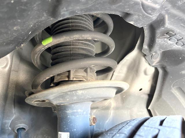 アクア クロスオーバー　純正ナビ　バックカメラ　衝突軽減装置　禁煙車　ハーフレザーシート　コーナーセンサー　スマートキー　ＬＥＤヘッドライト　ＥＴＣ　１オーナー　純正１６インチＡＷ　車線逸脱警報　オートライト　オートエアコン（24枚目）