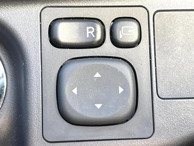 アクア クロスオーバー　純正ナビ　バックカメラ　衝突軽減装置　禁煙車　ハーフレザーシート　コーナーセンサー　スマートキー　ＬＥＤヘッドライト　ＥＴＣ　１オーナー　純正１６インチＡＷ　車線逸脱警報　オートライト　オートエアコン（35枚目）