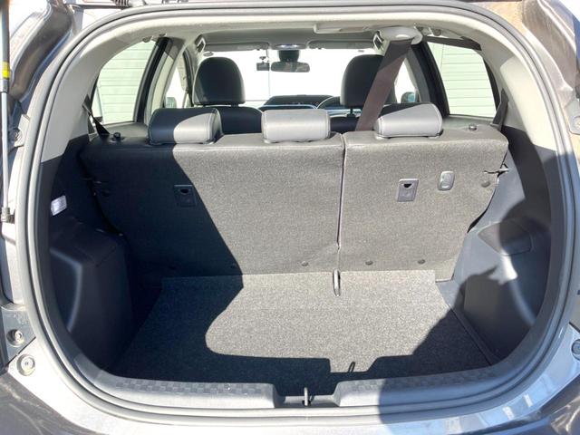 アクア クロスオーバー　純正ナビ　バックカメラ　衝突軽減装置　禁煙車　ハーフレザーシート　コーナーセンサー　スマートキー　ＬＥＤヘッドライト　ＥＴＣ　１オーナー　純正１６インチＡＷ　車線逸脱警報　オートライト　オートエアコン（45枚目）