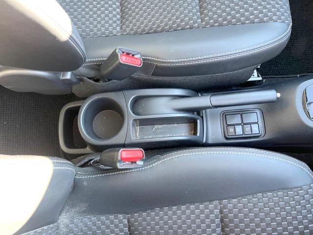 アクア クロスオーバー　純正ナビ　バックカメラ　衝突軽減装置　禁煙車　ハーフレザーシート　コーナーセンサー　スマートキー　ＬＥＤヘッドライト　ＥＴＣ　１オーナー　純正１６インチＡＷ　車線逸脱警報　オートライト　オートエアコン（48枚目）