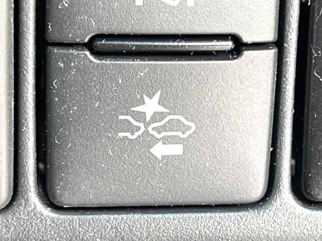 アクア Ｓスタイルブラック　純正ナビ　バックカメラ　衝突軽減装置　禁煙車　スマートキー　ＬＥＤヘッドライト　ＥＴＣ　車線逸脱警報　オートライト　オートエアコン　Ｂｌｕｅｔｏｏｔｈ　フルセグＴＶ（5枚目）