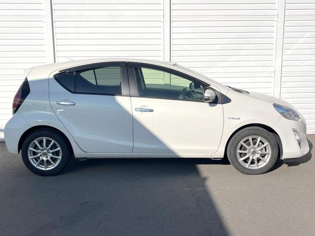 アクア Ｓスタイルブラック　純正ナビ　バックカメラ　衝突軽減装置　禁煙車　スマートキー　ＬＥＤヘッドライト　ＥＴＣ　車線逸脱警報　オートライト　オートエアコン　Ｂｌｕｅｔｏｏｔｈ　フルセグＴＶ（18枚目）