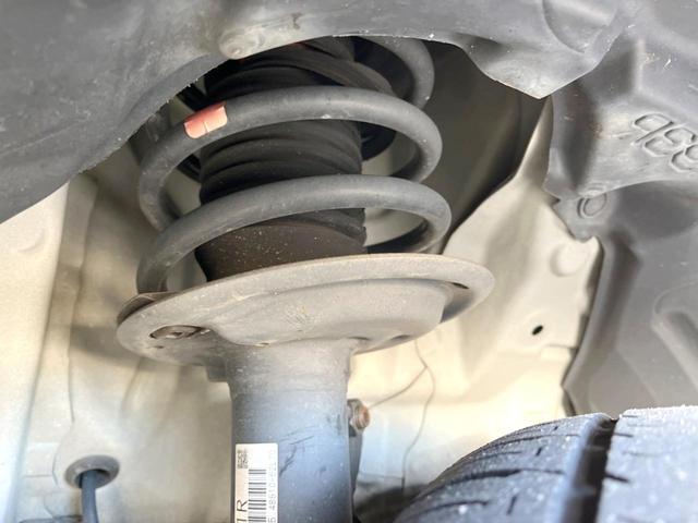 アクア Ｓスタイルブラック　純正ナビ　バックカメラ　衝突軽減装置　禁煙車　スマートキー　ＬＥＤヘッドライト　ＥＴＣ　車線逸脱警報　オートライト　オートエアコン　Ｂｌｕｅｔｏｏｔｈ　フルセグＴＶ（23枚目）