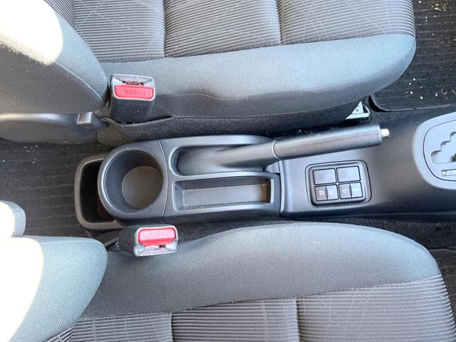 アクア Ｓスタイルブラック　純正ナビ　バックカメラ　衝突軽減装置　禁煙車　スマートキー　ＬＥＤヘッドライト　ＥＴＣ　車線逸脱警報　オートライト　オートエアコン　Ｂｌｕｅｔｏｏｔｈ　フルセグＴＶ（49枚目）