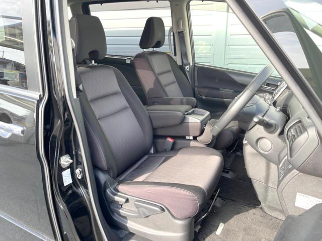 セレナ ハイウェイスター　Ｖセレクション　純正９インチナビ　全周囲カメラ　両側電動スライドドア　衝突被害軽減システム　スマートキー　コーナーセンサー　ＬＥＤヘッドライト　ＥＴＣ　クルコン　純正１６インチＡＷ　オートライト　デュアルエアコン（9枚目）