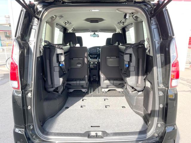 セレナ ハイウェイスター　Ｖセレクション　純正９インチナビ　全周囲カメラ　両側電動スライドドア　衝突被害軽減システム　スマートキー　コーナーセンサー　ＬＥＤヘッドライト　ＥＴＣ　クルコン　純正１６インチＡＷ　オートライト　デュアルエアコン（12枚目）