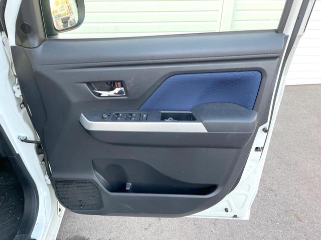 ルーミー カスタムＧ－Ｔ　ターボ　純正９インチナビ　両側電動ドア　バックカメラ　衝突被害軽減システム　禁煙車　コーナーセンサー　スマートキー　ＬＥＤヘッド　ＥＴＣ　クルコン　１オーナー　純正１５インチＡＷ　オートハイビーム（41枚目）