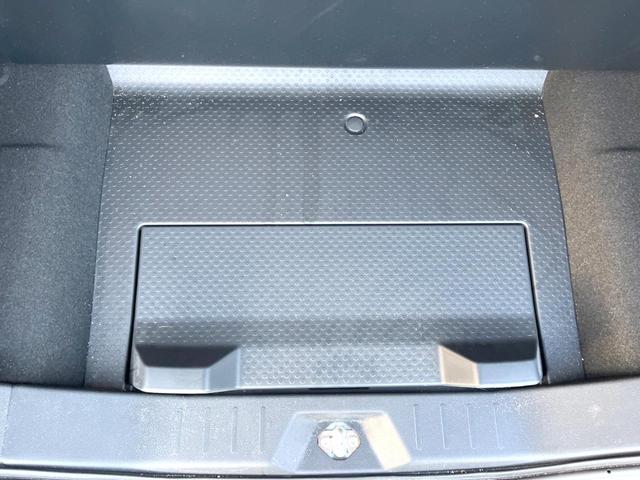 ルーミー カスタムＧ－Ｔ　ターボ　純正９インチナビ　両側電動ドア　バックカメラ　衝突被害軽減システム　禁煙車　コーナーセンサー　スマートキー　ＬＥＤヘッド　ＥＴＣ　クルコン　１オーナー　純正１５インチＡＷ　オートハイビーム（45枚目）