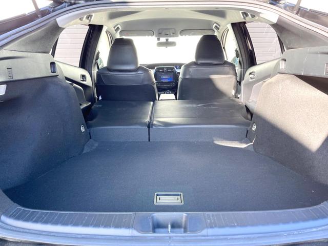 プリウス Ｓ　モデリスタエアロ　ＢＩＧ－Ｘ９インチナビ　バックカメラ　禁煙車　スマートキー　ＬＥＤヘッドライト　ＥＴＣ　オートライト　オートエアコン　Ｂｌｕｅｔｏｏｔｈ　ＣＤ／ＤＶＤ再生　フルセグ　ＬＥＤフォグ（11枚目）