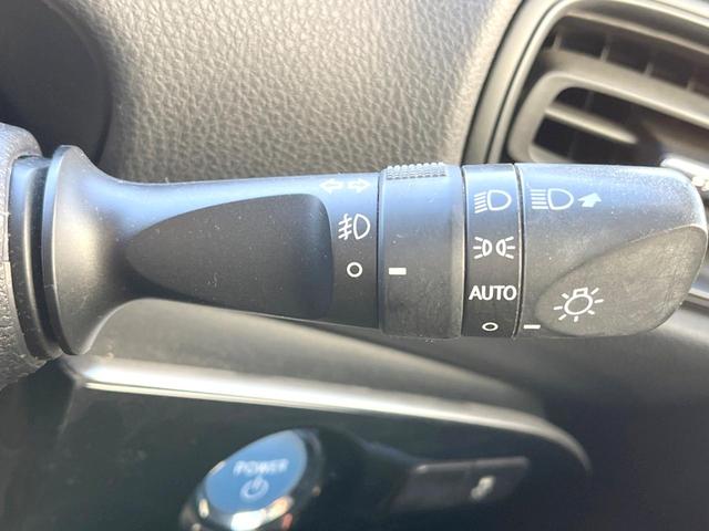プリウス Ｓ　モデリスタエアロ　ＢＩＧ－Ｘ９インチナビ　バックカメラ　禁煙車　スマートキー　ＬＥＤヘッドライト　ＥＴＣ　オートライト　オートエアコン　Ｂｌｕｅｔｏｏｔｈ　ＣＤ／ＤＶＤ再生　フルセグ　ＬＥＤフォグ（34枚目）