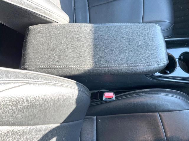 プリウス Ｓ　モデリスタエアロ　ＢＩＧ－Ｘ９インチナビ　バックカメラ　禁煙車　スマートキー　ＬＥＤヘッドライト　ＥＴＣ　オートライト　オートエアコン　Ｂｌｕｅｔｏｏｔｈ　ＣＤ／ＤＶＤ再生　フルセグ　ＬＥＤフォグ（43枚目）