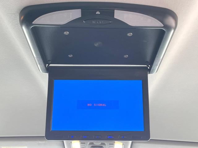 アルファード ２４０Ｓ　タイプゴールドＩＩ　７人乗り　モデリスタエアロ　純正９インチナビ　後席モニター　両側電動スライドドア　バックカメラ　禁煙車　電動リアゲート　ハーフレザーシート　コーナーセンサー　スマートキー　ＨＩＤヘッドライト　ＥＴＣ（6枚目）