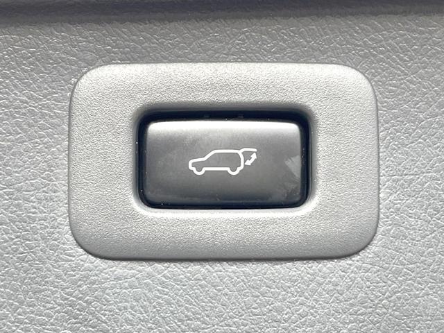 アルファード ２４０Ｓ　タイプゴールドＩＩ　７人乗り　モデリスタエアロ　純正９インチナビ　後席モニター　両側電動スライドドア　バックカメラ　禁煙車　電動リアゲート　ハーフレザーシート　コーナーセンサー　スマートキー　ＨＩＤヘッドライト　ＥＴＣ（30枚目）