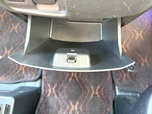 アルファード ２４０Ｓ　タイプゴールドＩＩ　７人乗り　モデリスタエアロ　純正９インチナビ　後席モニター　両側電動スライドドア　バックカメラ　禁煙車　電動リアゲート　ハーフレザーシート　コーナーセンサー　スマートキー　ＨＩＤヘッドライト　ＥＴＣ（43枚目）