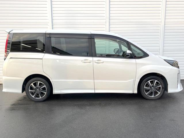 ノア Ｓｉ　両側電動ドア　バックカメラ　衝突被害軽減システム　禁煙車　ドラレコ　コーナーセンサー　スマートキー　ＬＥＤヘッド　ビルトインＥＴＣ　クルコン　純正１６インチアルミ１オーナー（18枚目）