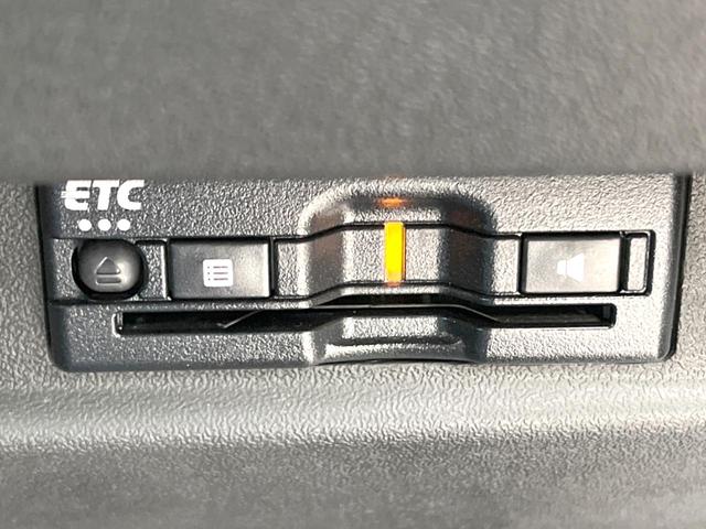 ジムニー ＸＣ　４ＷＤ　ＭＴ車　ＫＥＷＯＯＤナビ　バックカメラ　衝突被害軽減システム　禁煙車　ドラレコ　スマートキー　ＬＥＤヘッド　ビルトインＥＴＣ　クルコン　純正１６インチアルミ　車線逸脱警報　オートライト（7枚目）