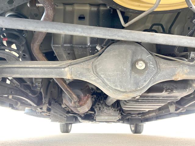 エブリイワゴン ＰＺターボスペシャル　両側電動ドア　ターボ　ｃａｒｒｏｚｚｅｒｉａナビ　バックカメラ　禁煙車　ＨＩＤヘッド　ＥＴＣ　純正１４インチアルミ　オートエアコン　Ｂｌｕｅｔｏｏｔｈ　ＣＤ　ＤＶＤ再生　フルセグ（19枚目）