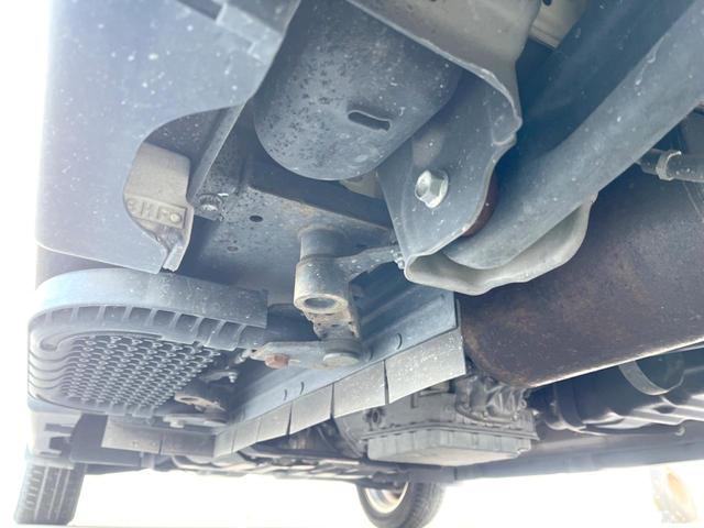 エブリイワゴン ＰＺターボスペシャル　両側電動ドア　ターボ　ｃａｒｒｏｚｚｅｒｉａナビ　バックカメラ　禁煙車　ＨＩＤヘッド　ＥＴＣ　純正１４インチアルミ　オートエアコン　Ｂｌｕｅｔｏｏｔｈ　ＣＤ　ＤＶＤ再生　フルセグ（21枚目）