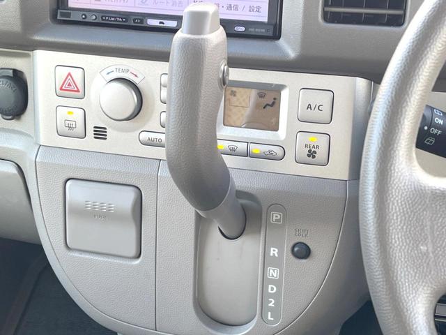 エブリイワゴン ＰＺターボスペシャル　両側電動ドア　ターボ　ｃａｒｒｏｚｚｅｒｉａナビ　バックカメラ　禁煙車　ＨＩＤヘッド　ＥＴＣ　純正１４インチアルミ　オートエアコン　Ｂｌｕｅｔｏｏｔｈ　ＣＤ　ＤＶＤ再生　フルセグ（24枚目）