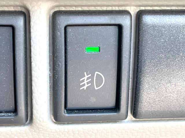 エブリイワゴン ＰＺターボスペシャル　両側電動ドア　ターボ　ｃａｒｒｏｚｚｅｒｉａナビ　バックカメラ　禁煙車　ＨＩＤヘッド　ＥＴＣ　純正１４インチアルミ　オートエアコン　Ｂｌｕｅｔｏｏｔｈ　ＣＤ　ＤＶＤ再生　フルセグ（34枚目）