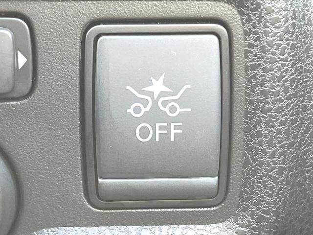 �y�C���e���W�F���g�G�}�[�W�F���V�[�u���[�L�z�t�����g�J�����őO���̎ԗ�����s�҂����m�B�Փ˂������Ȏ��͏Փ˔�Q�y���u���[�L���쓮�A�Փˉ�����T�|�[�g�B�����S�Ƀh���C�u�����y���݂��������܂��B